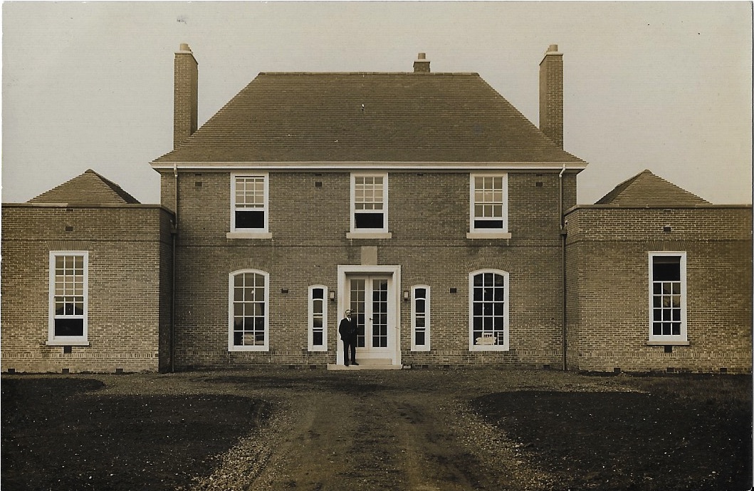 An old photograph of the Knutsford War Memorial Cottage Hospital