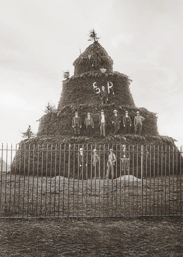 A black and white photo of the Edward VII Coronation bonfire in Knutsford