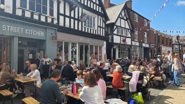 People having drinks on King Street